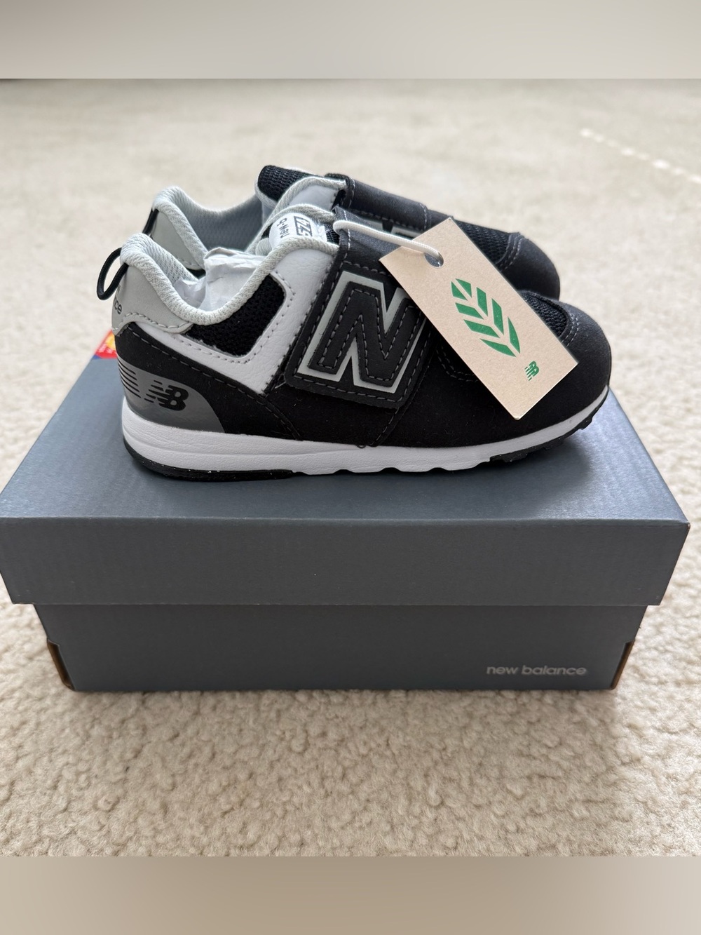 New Balance 574 New-B Toddler Sneakers - Black Size 8 - New in box